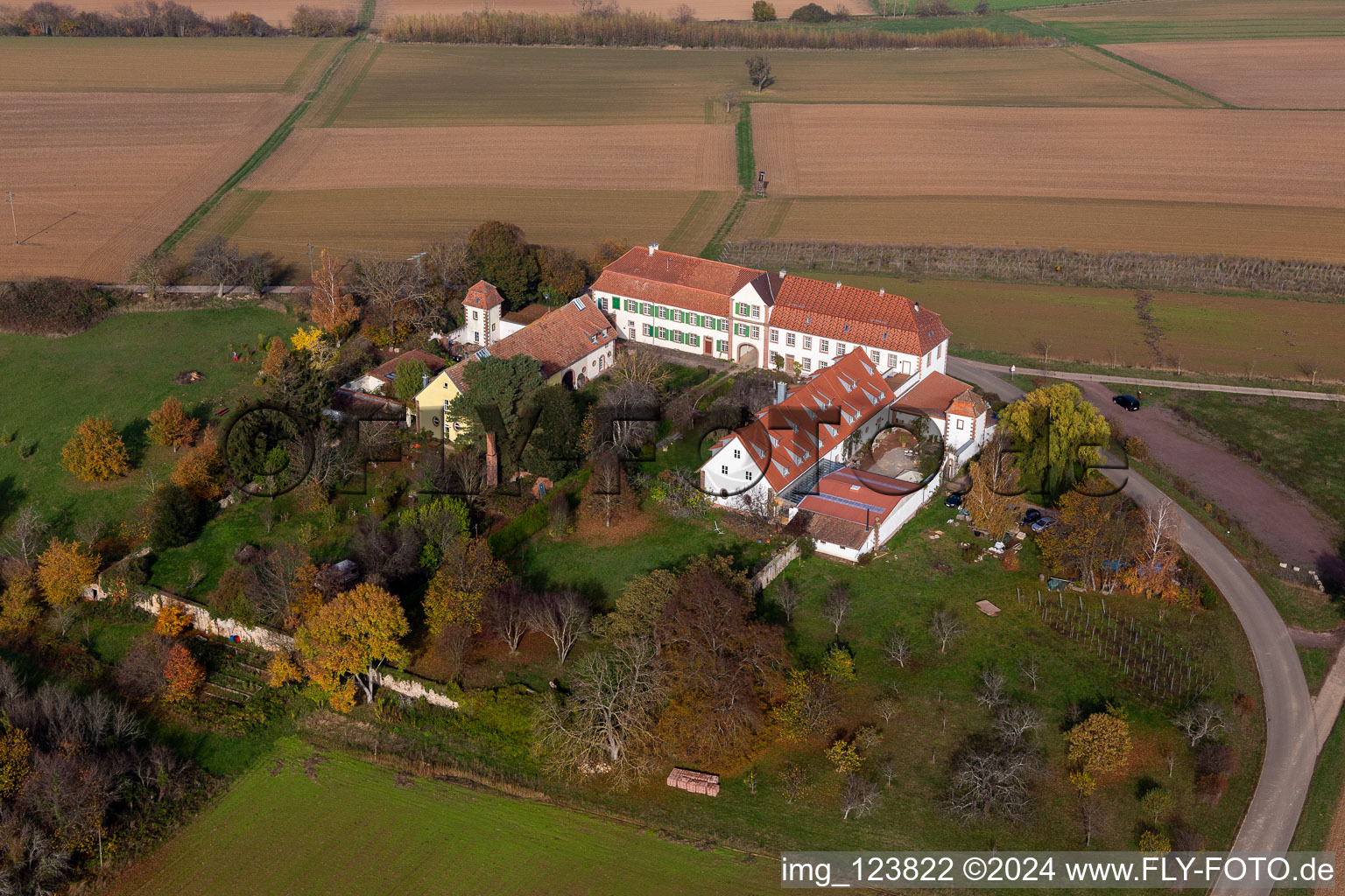 Atelier pour talents cachés à Schweighofen dans le département Rhénanie-Palatinat, Allemagne d'en haut