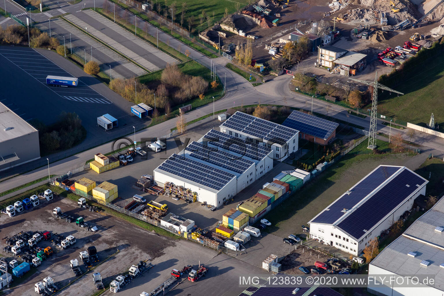 Vue aérienne de Sites de l'usine WWVwärmeverutilization GmbH & Co. KG à le quartier Minderslachen in Kandel dans le département Rhénanie-Palatinat, Allemagne