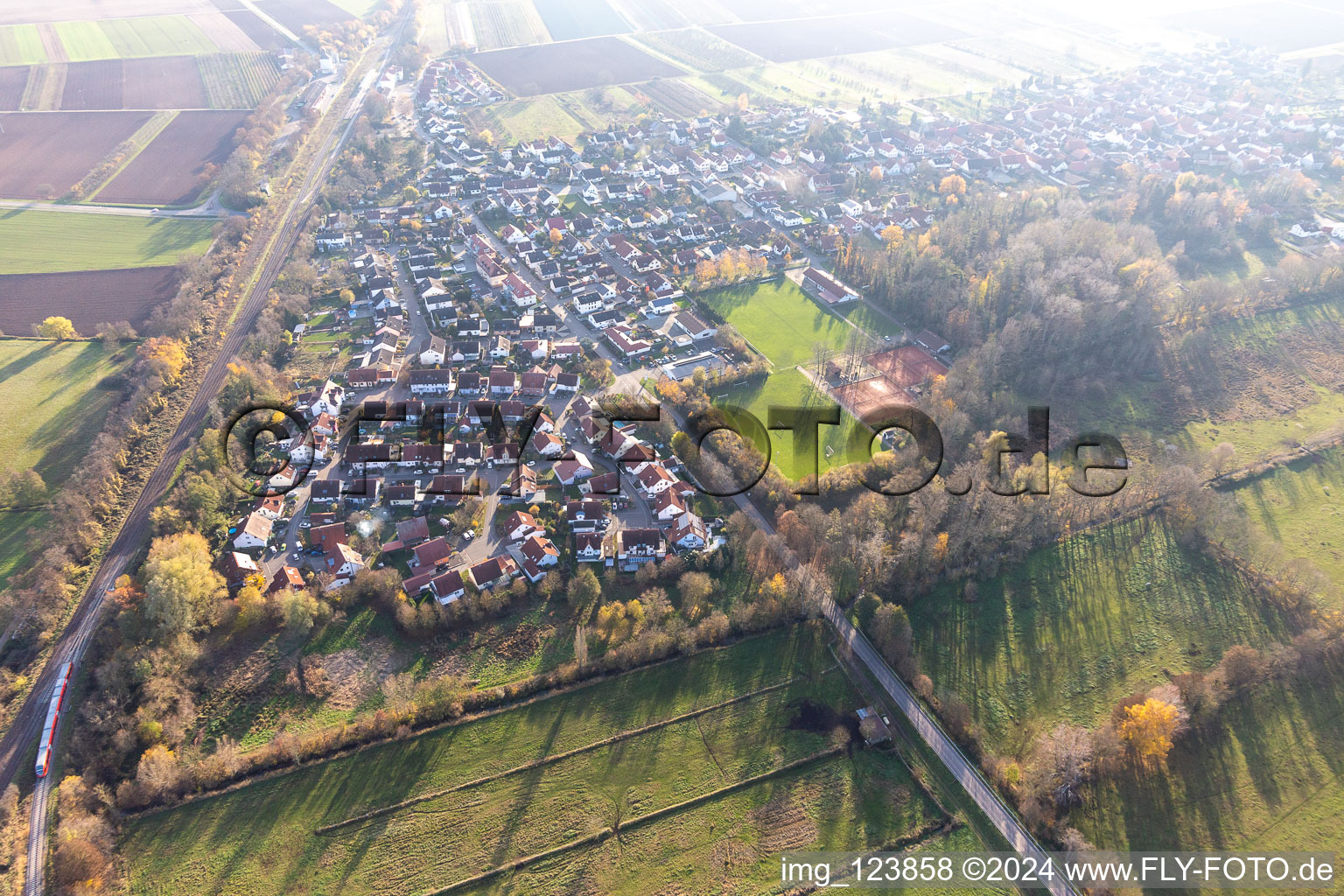 Vue aérienne de SF Allemagne à Winden dans le département Rhénanie-Palatinat, Allemagne