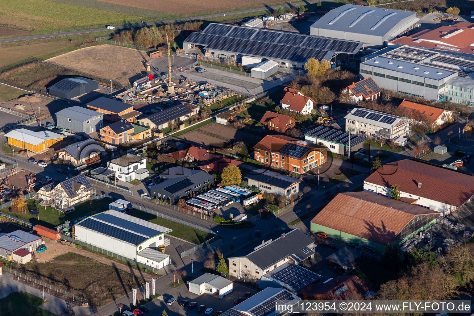 Vue oblique de Zone commerciale à Gereut à Hatzenbühl dans le département Rhénanie-Palatinat, Allemagne