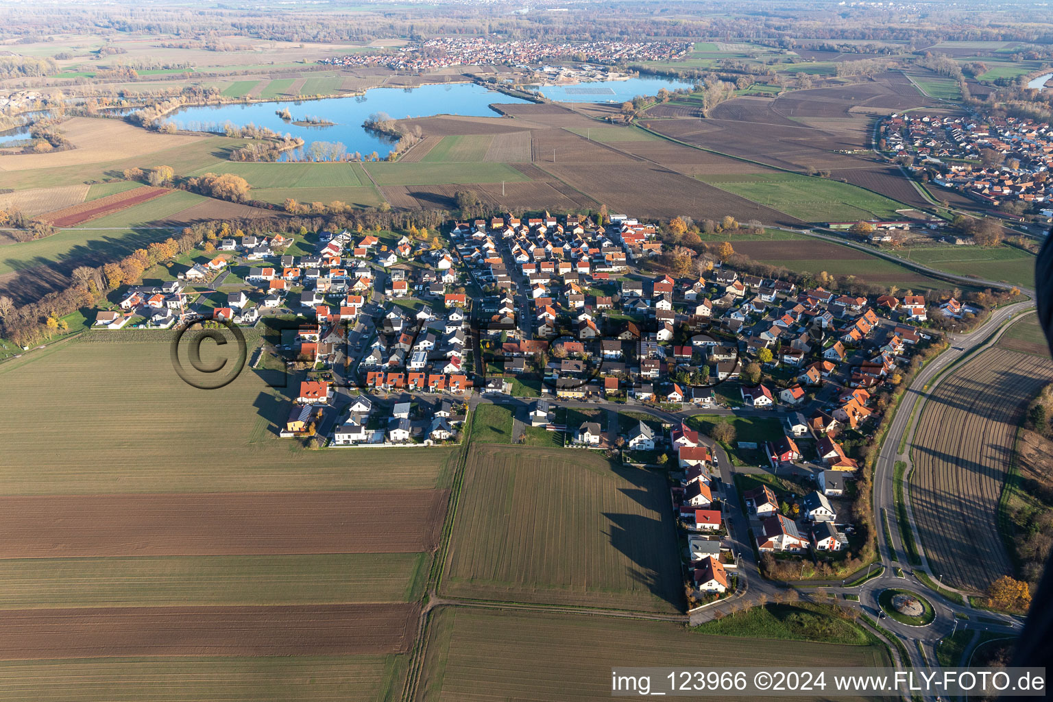 Quartier Hardtwald in Neupotz dans le département Rhénanie-Palatinat, Allemagne vue du ciel