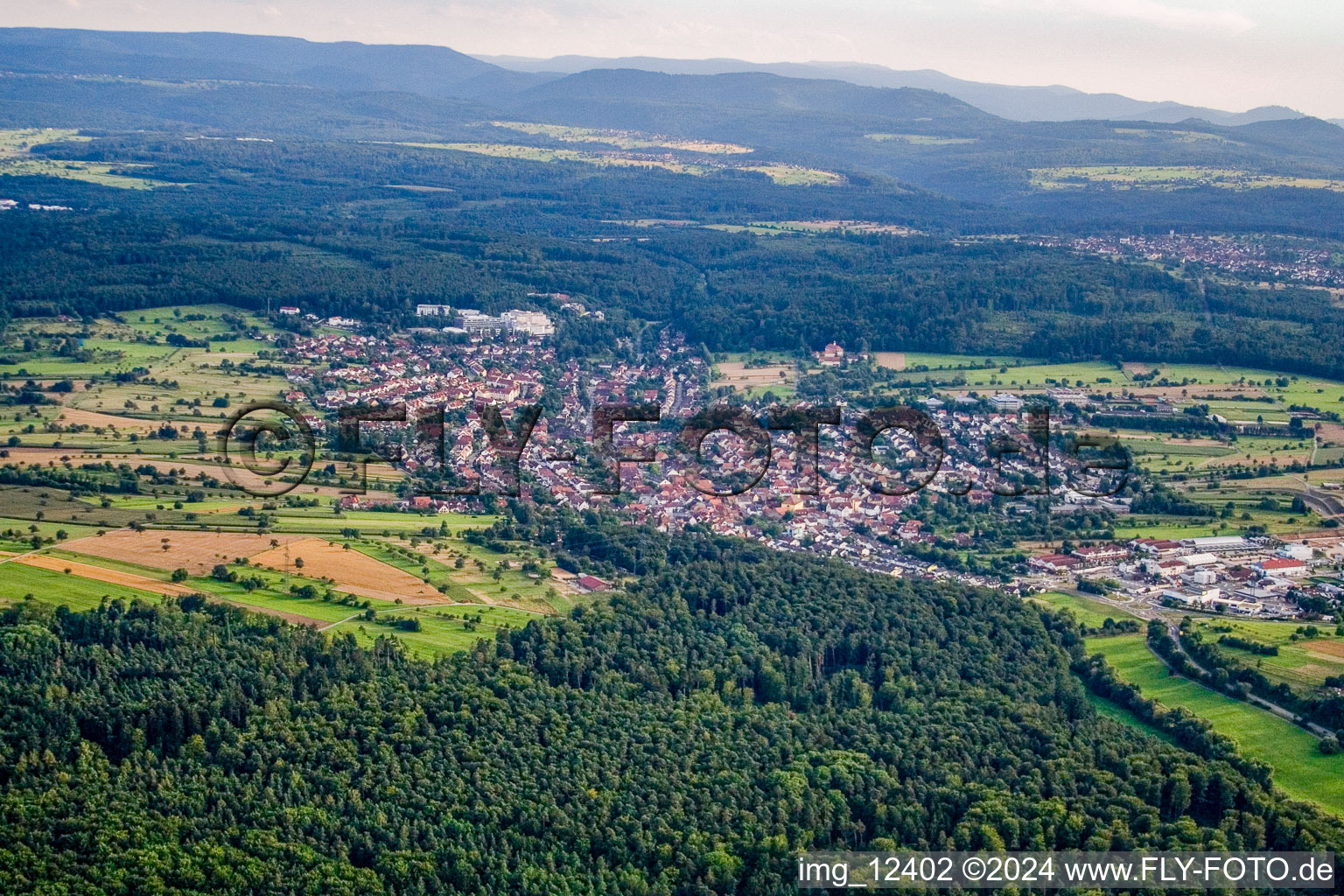 Vue aérienne de Quartier Langensteinbach in Karlsbad dans le département Bade-Wurtemberg, Allemagne