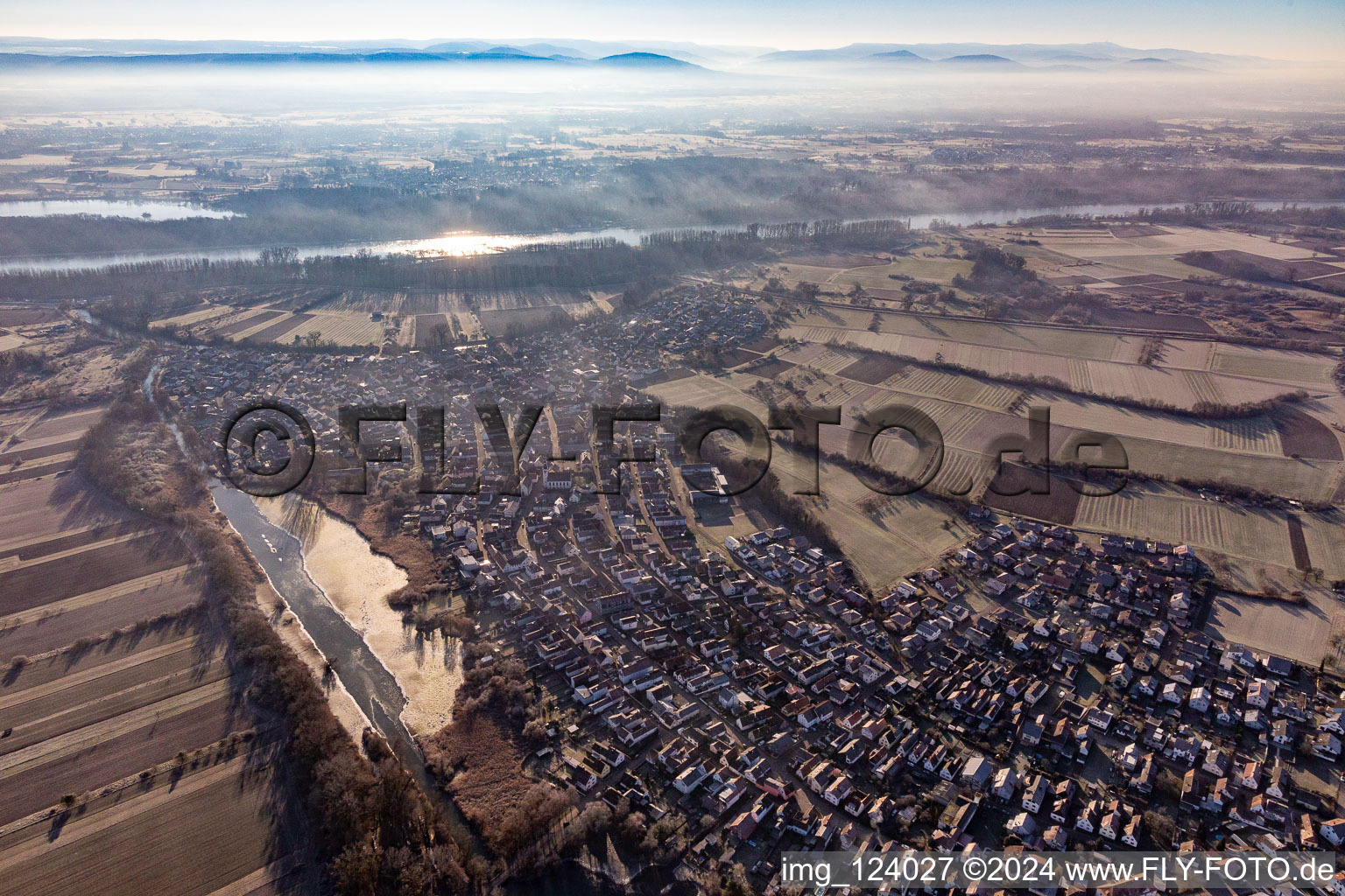 Photographie aérienne de Fossé de réservoir à le quartier Neuburg in Neuburg am Rhein dans le département Rhénanie-Palatinat, Allemagne