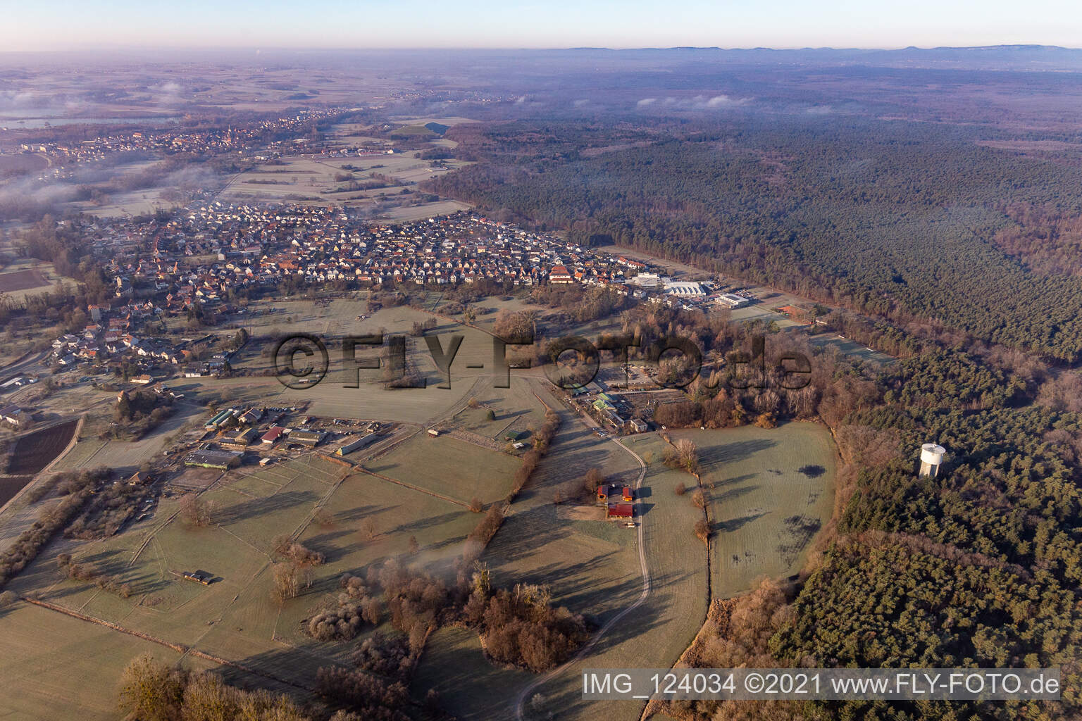 Berg dans le département Rhénanie-Palatinat, Allemagne depuis l'avion
