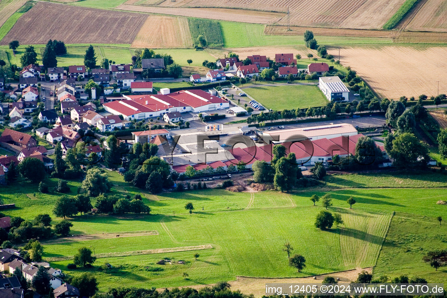 Vue aérienne de Vogelsitz GmbH, Kleinsteinbacherstrasse 44 à le quartier Stupferich in Karlsruhe dans le département Bade-Wurtemberg, Allemagne