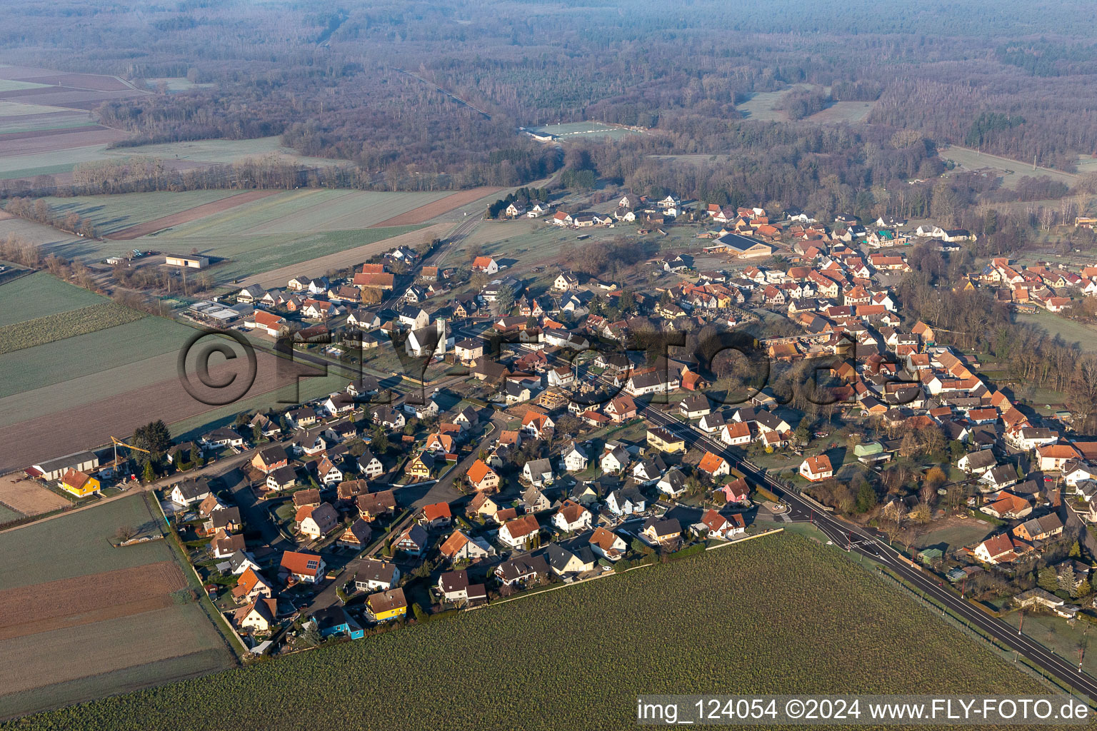 Scheibenhard dans le département Bas Rhin, France du point de vue du drone