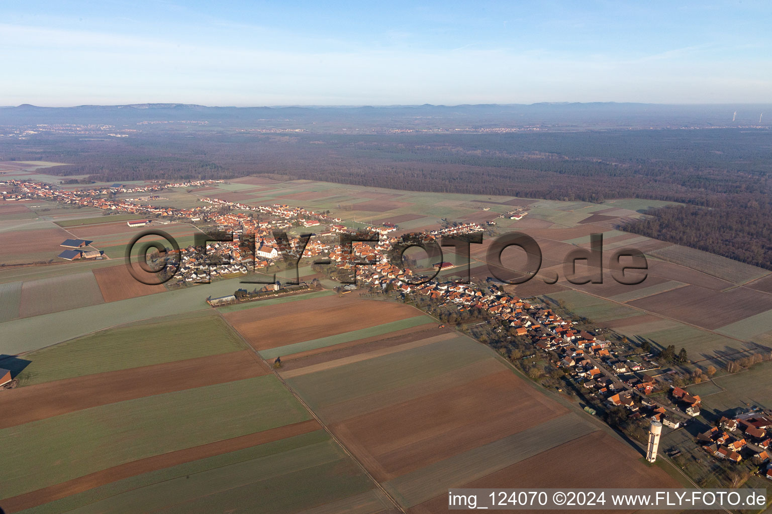 Schleithal dans le département Bas Rhin, France du point de vue du drone