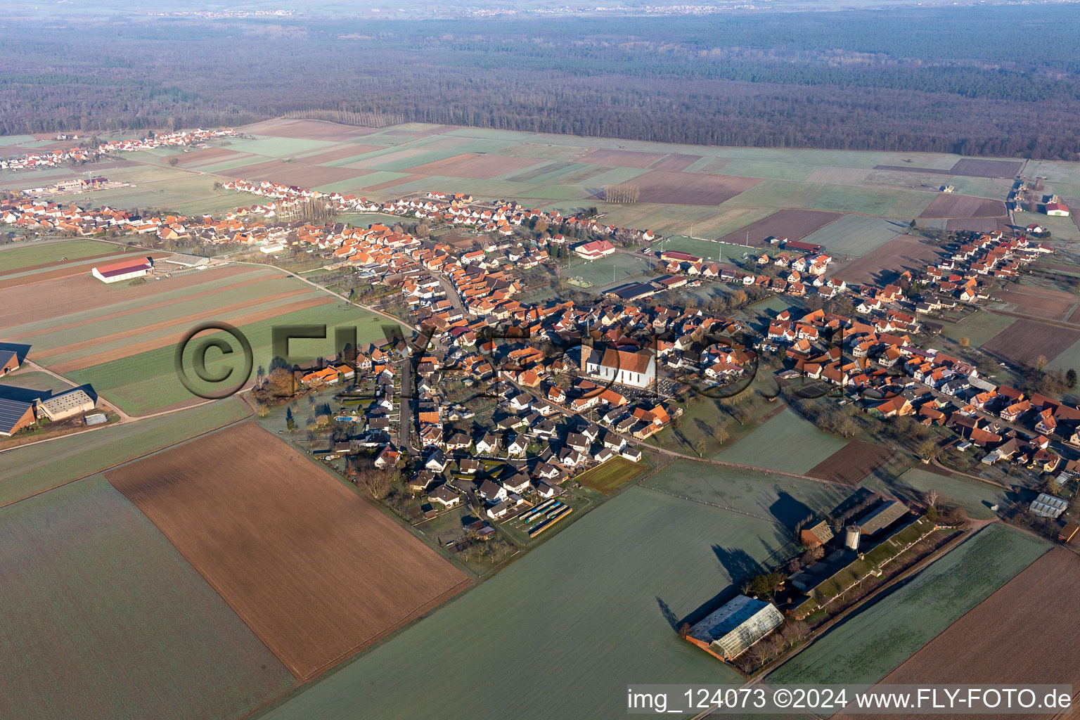 Schleithal dans le département Bas Rhin, France vu d'un drone