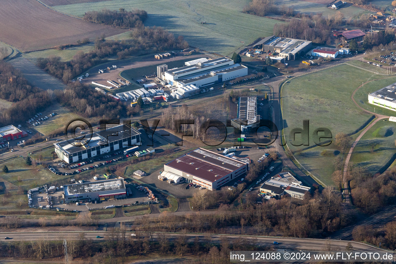 Vue aérienne de Euromatériaux, Walter Epices, Schiller Medical à le quartier Altenstadt in Wissembourg dans le département Bas Rhin, France