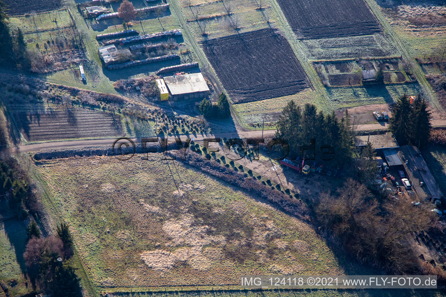 Barrière antichar "Hump Line" de la Seconde Guerre mondiale à Steinfeld dans le département Rhénanie-Palatinat, Allemagne d'en haut
