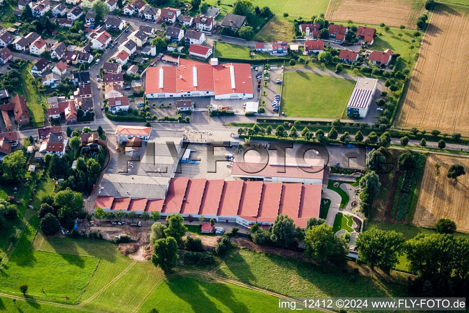 Vue d'oiseau de Vogelsitz GmbH, Kleinsteinbacherstrasse 44 à le quartier Stupferich in Karlsruhe dans le département Bade-Wurtemberg, Allemagne