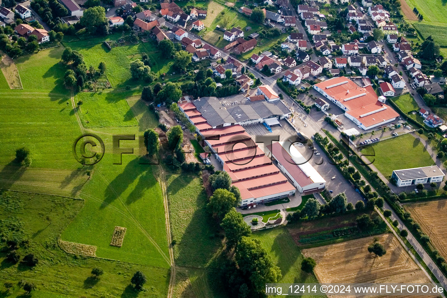 Enregistrement par drone de Vogelsitz GmbH, Kleinsteinbacherstrasse 44 à le quartier Stupferich in Karlsruhe dans le département Bade-Wurtemberg, Allemagne