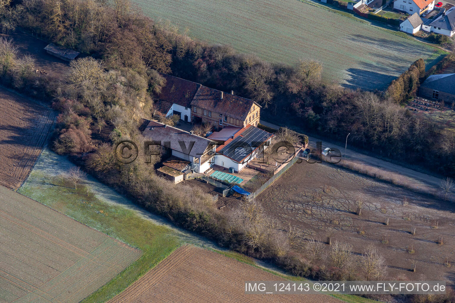 Vue aérienne de Auberge à la brasserie à Freckenfeld dans le département Rhénanie-Palatinat, Allemagne