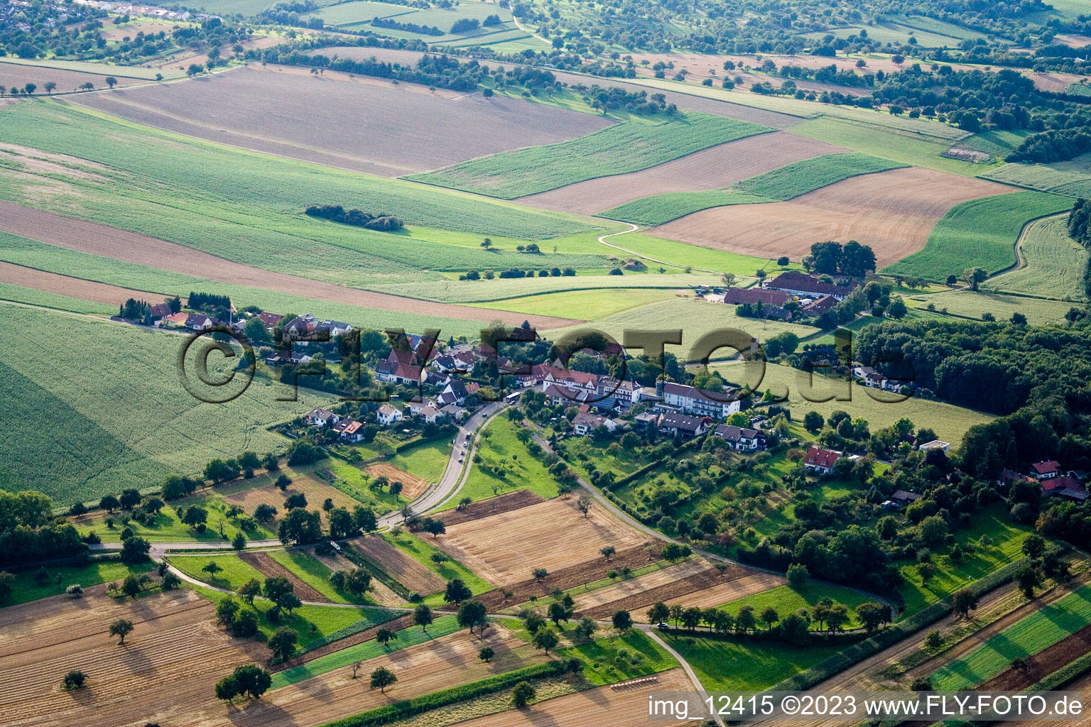 Vue aérienne de Thomashof à le quartier Stupferich in Karlsruhe dans le département Bade-Wurtemberg, Allemagne