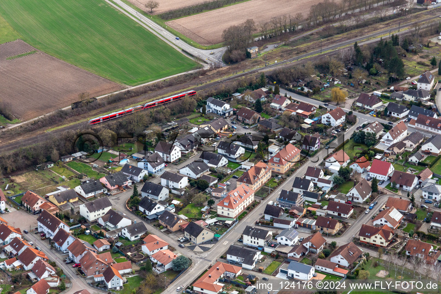 Dans la roseraie à Winden dans le département Rhénanie-Palatinat, Allemagne depuis l'avion