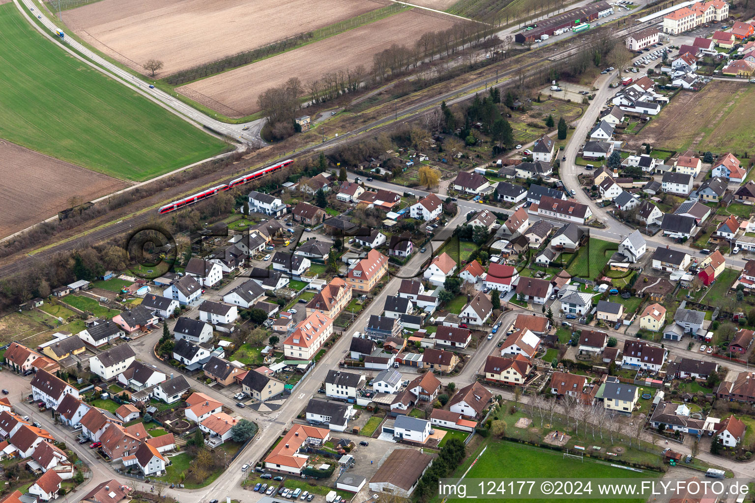 Vue d'oiseau de Dans la roseraie à Winden dans le département Rhénanie-Palatinat, Allemagne