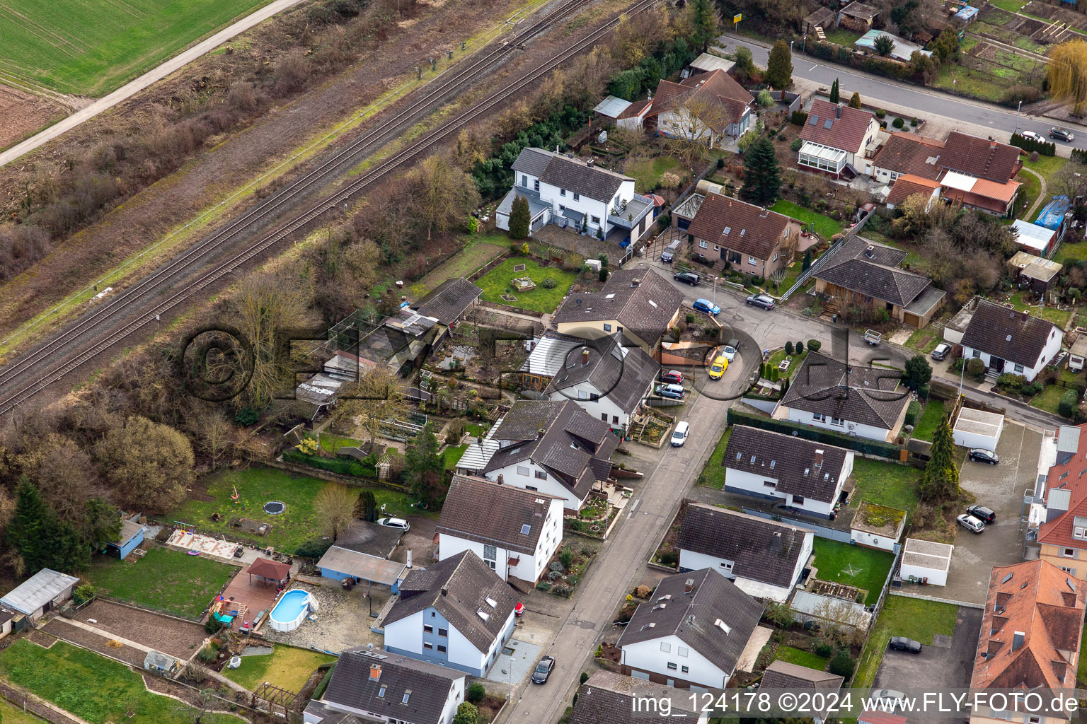 Dans la roseraie à Winden dans le département Rhénanie-Palatinat, Allemagne vue du ciel