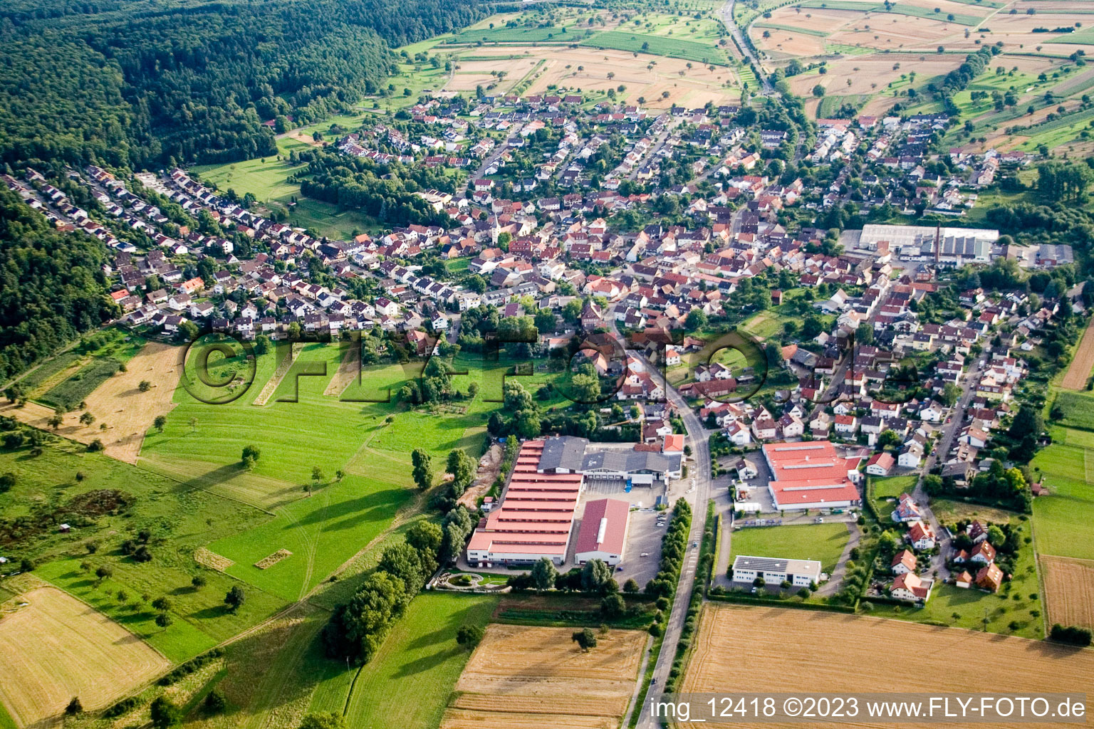 Vue aérienne de Quartier Stupferich in Karlsruhe dans le département Bade-Wurtemberg, Allemagne