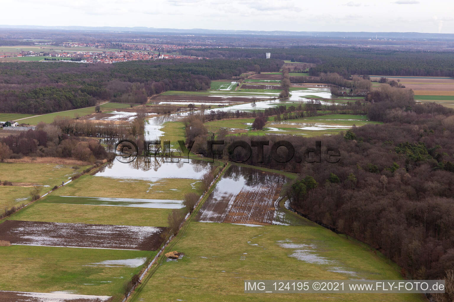 Vue aérienne de Mühlgraben, Birnbach, Erlenbach inondés à Erlenbach bei Kandel dans le département Rhénanie-Palatinat, Allemagne