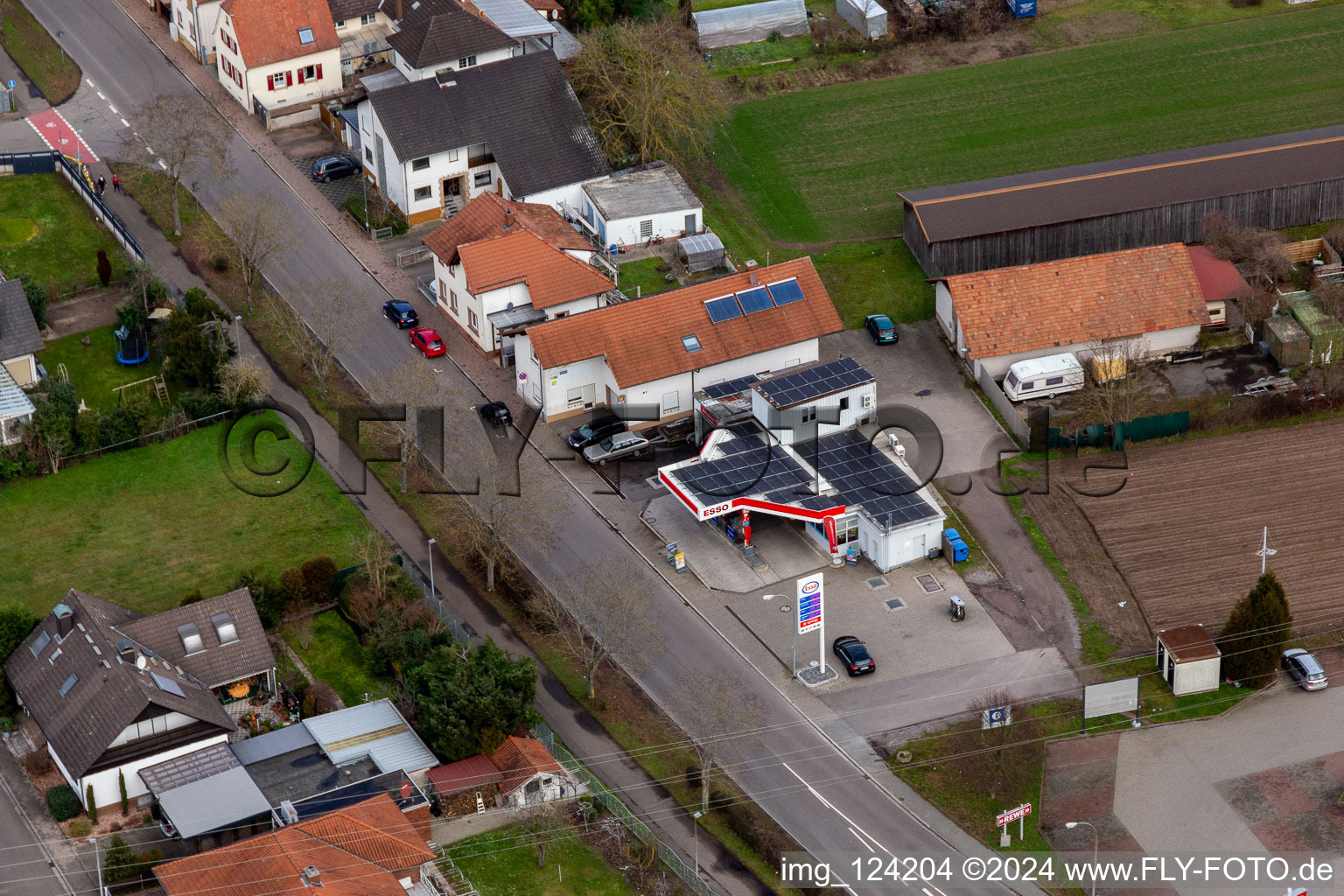 Vue aérienne de Station-service ESSO à Rheinzabern dans le département Rhénanie-Palatinat, Allemagne