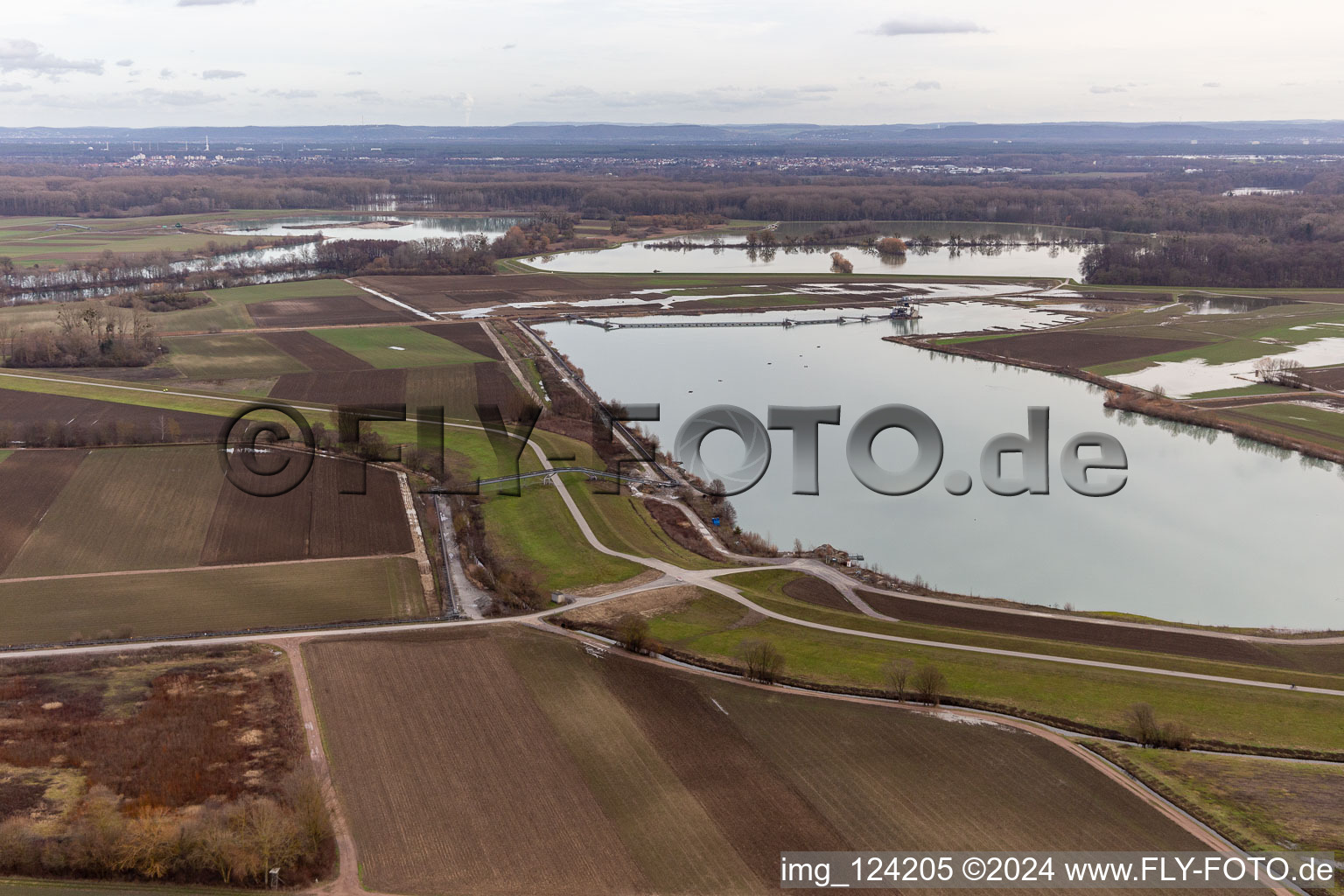 Vue aérienne de Vieux Rhin inondé / Polder de Neupotz à Rheinzabern dans le département Rhénanie-Palatinat, Allemagne