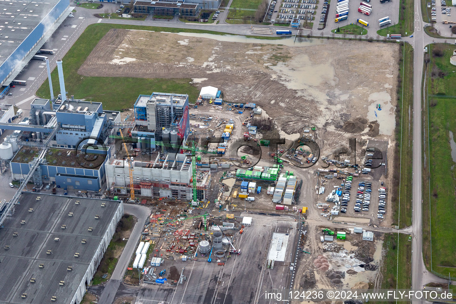 Enregistrement par drone de Nouvelle construction de la centrale électrique gaz-hydrogène de l'usine de papier Palm GmbH & Co. KG dans la zone industrielle de Wörth-Oberwald à Wörth am Rhein dans le département Rhénanie-Palatinat, Allemagne