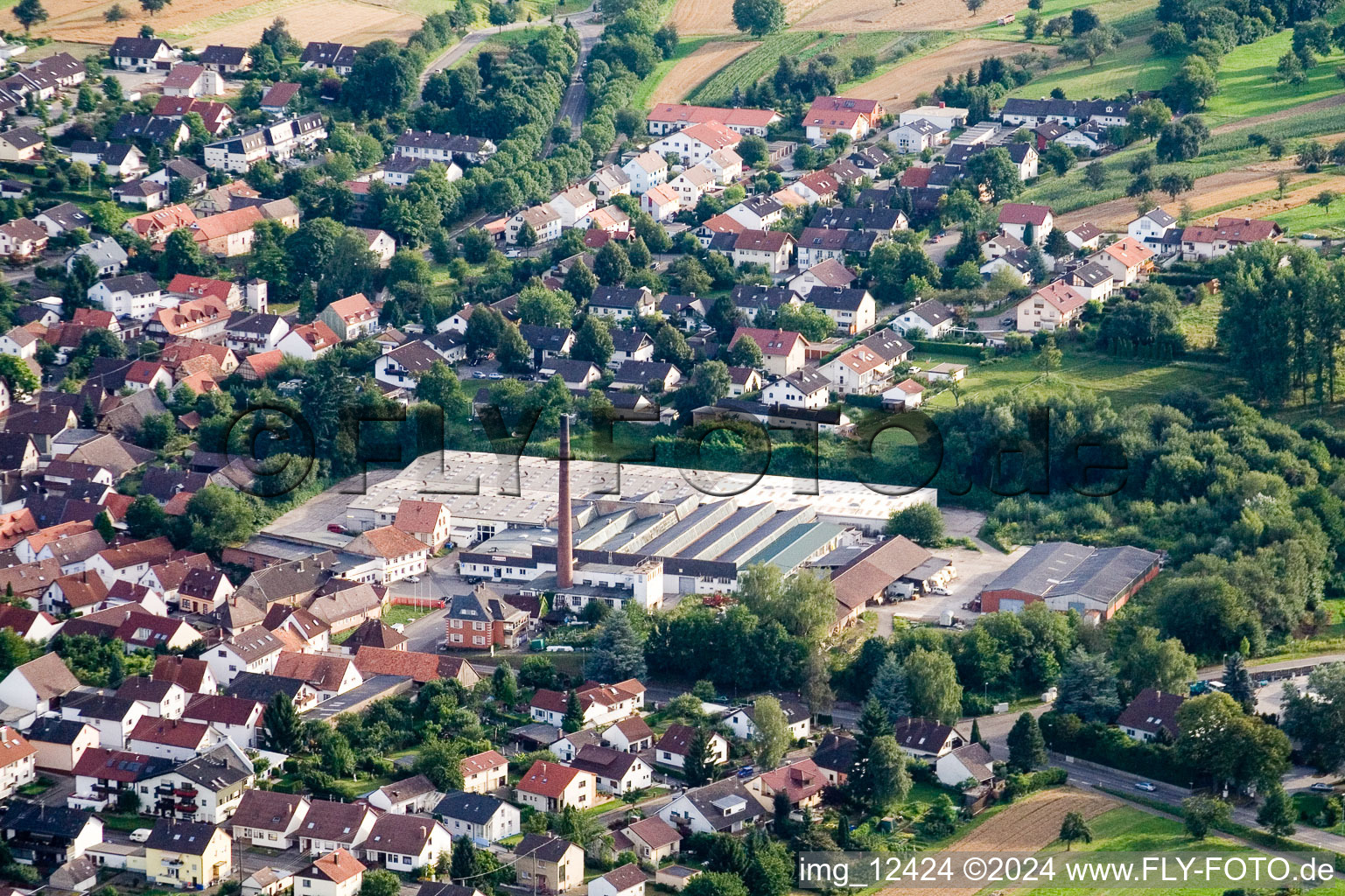 Vue aérienne de Ancienne usine - bâtiment à Stupferich à le quartier Stupferich in Karlsruhe dans le département Bade-Wurtemberg, Allemagne