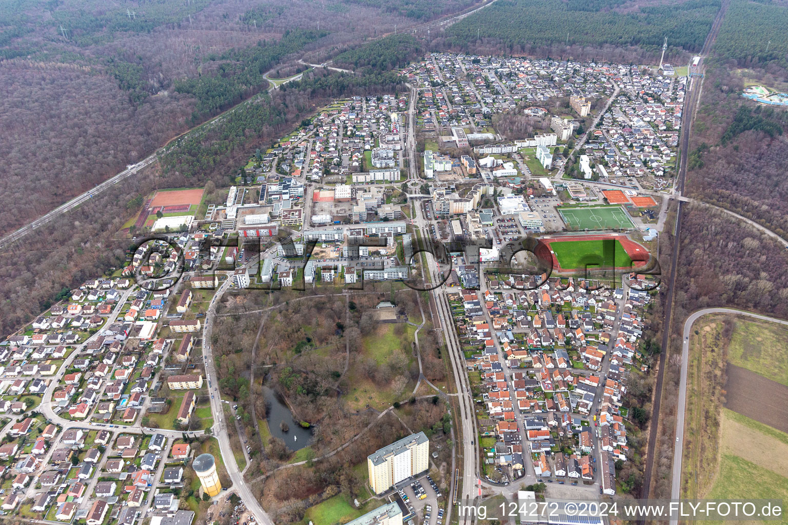 Photographie aérienne de Dorschberg avec le Wörther Bürgerpark à Wörth am Rhein dans le département Rhénanie-Palatinat, Allemagne