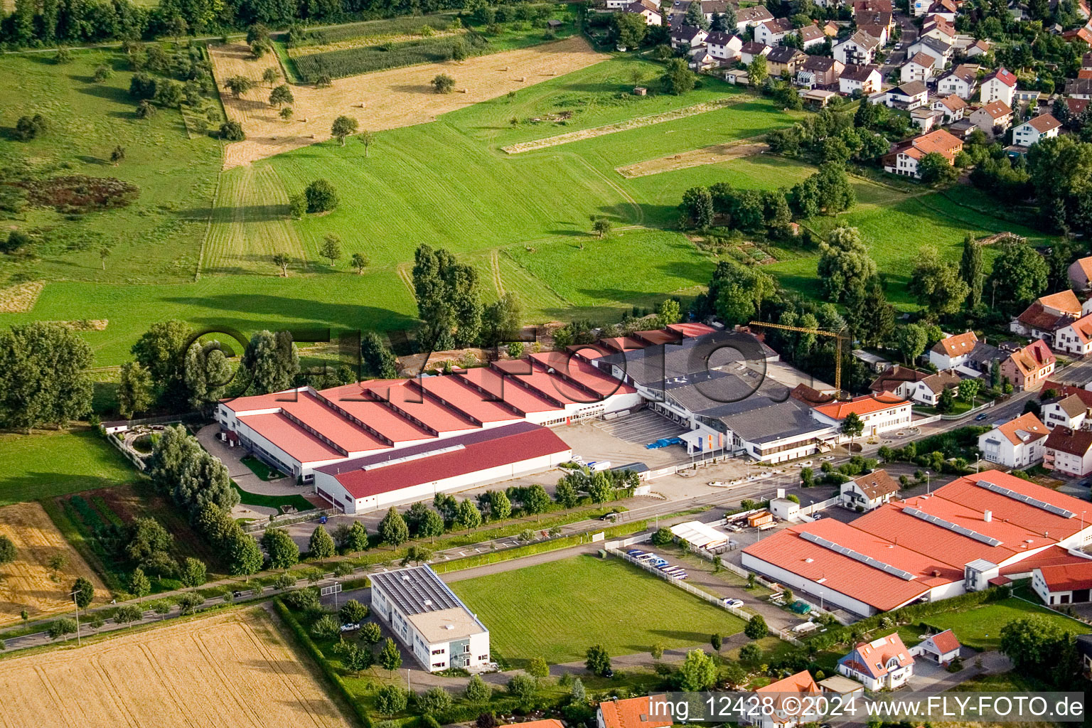 Vue oblique de Vogelsitz GmbH, Kleinsteinbacherstrasse 44 à le quartier Stupferich in Karlsruhe dans le département Bade-Wurtemberg, Allemagne