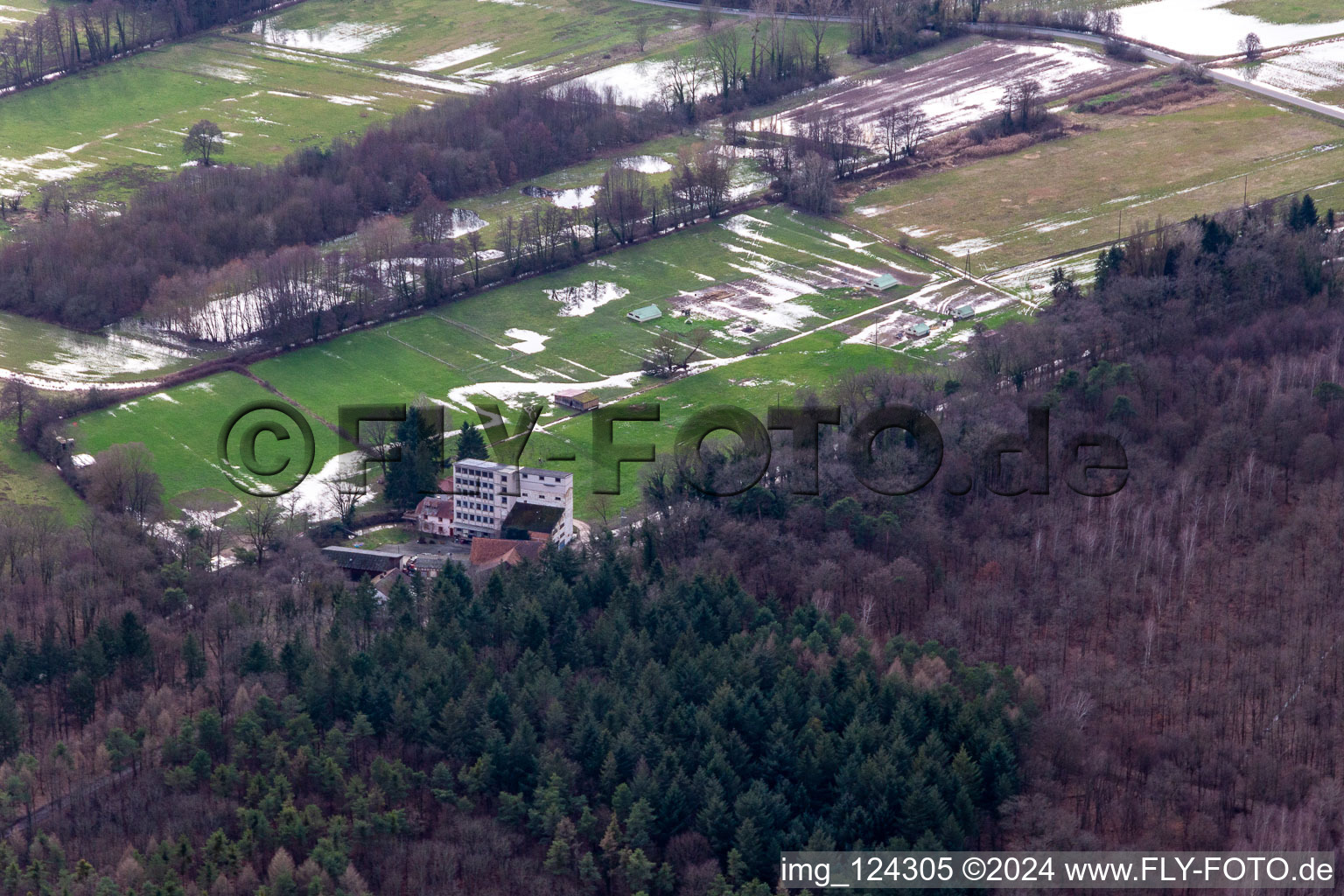 Vue aérienne de Plaine d'Otterbach lors d'inondations près du Hardtmühle à Minfeld dans le département Rhénanie-Palatinat, Allemagne