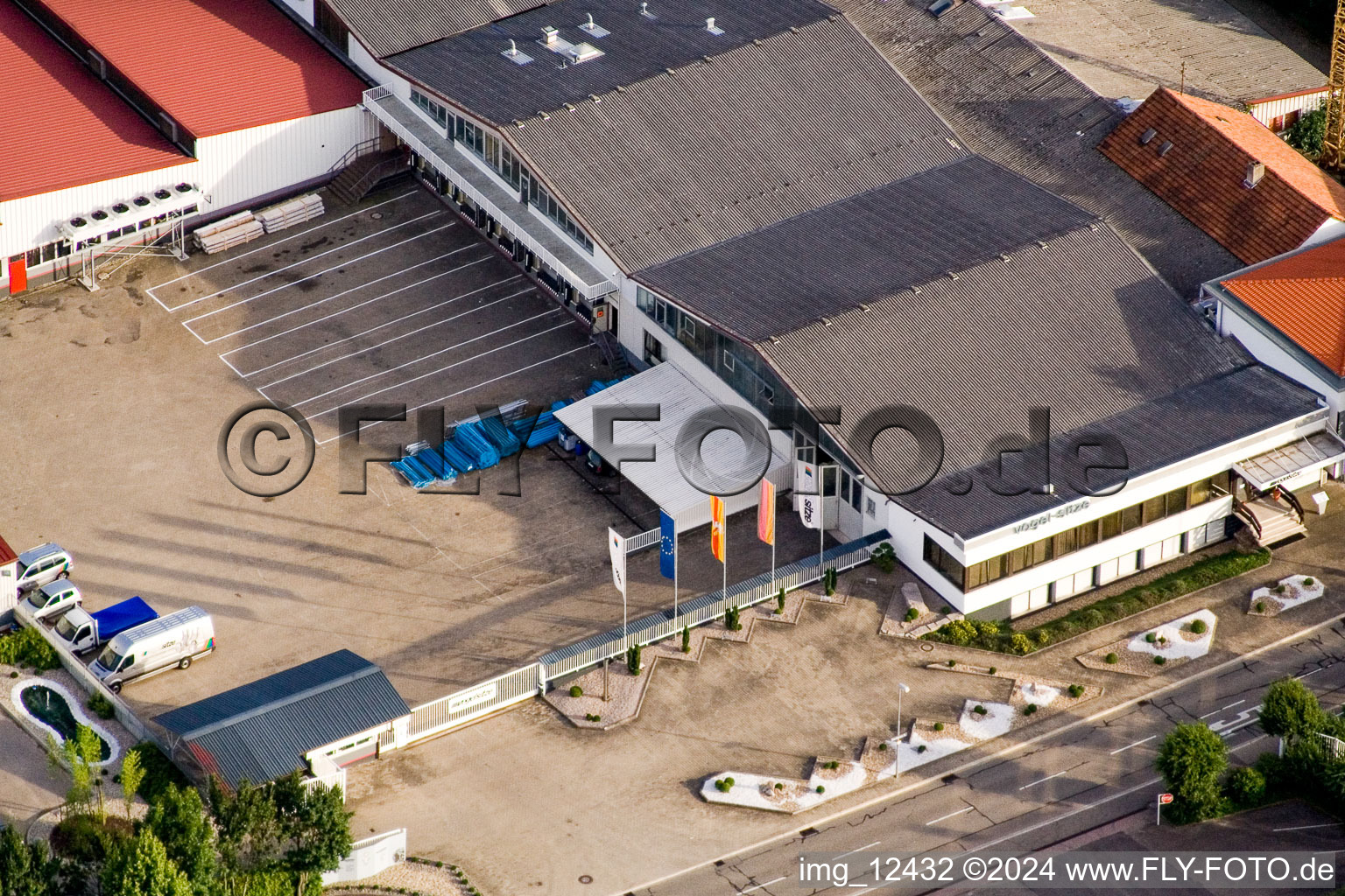 Vogelsitz GmbH, Kleinsteinbacherstrasse 44 à le quartier Stupferich in Karlsruhe dans le département Bade-Wurtemberg, Allemagne depuis l'avion