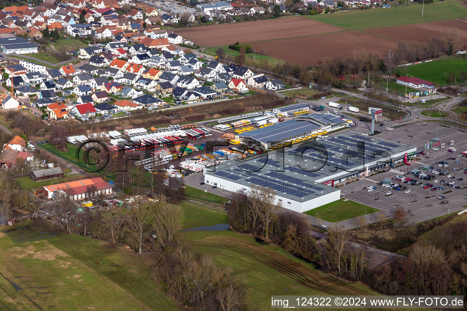 Vue oblique de Parc de la mode Röther à Rohrbach dans le département Rhénanie-Palatinat, Allemagne