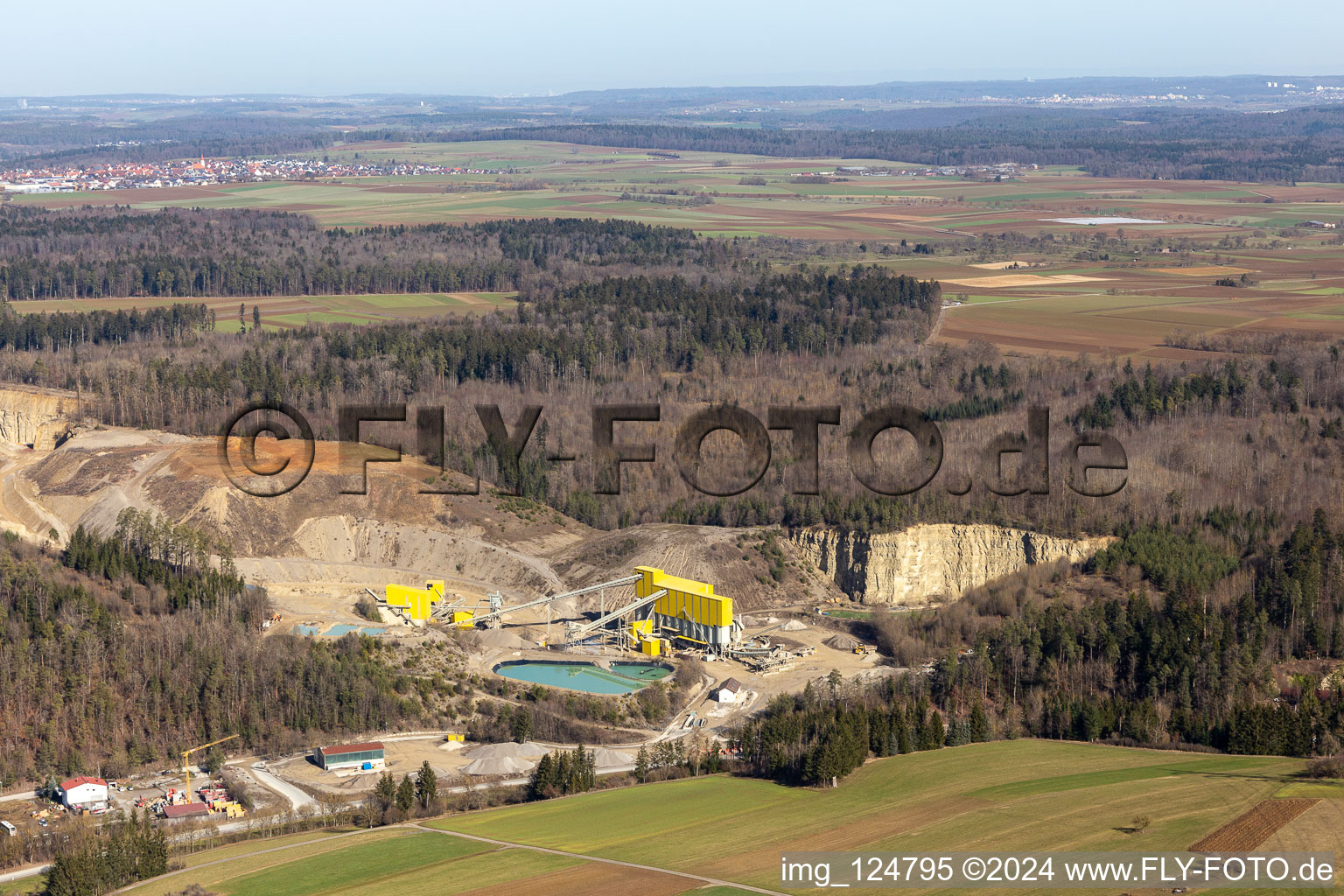 Vue aérienne de Carrière, gravière Georg Mast, dépotoir à Sulz am Eck dans le département Bade-Wurtemberg, Allemagne