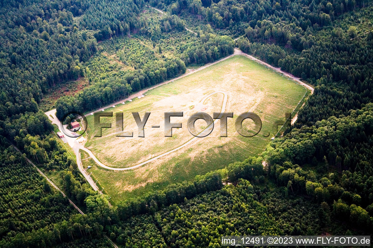 Vue aérienne de Décharge à le quartier Ittersbach in Karlsbad dans le département Bade-Wurtemberg, Allemagne