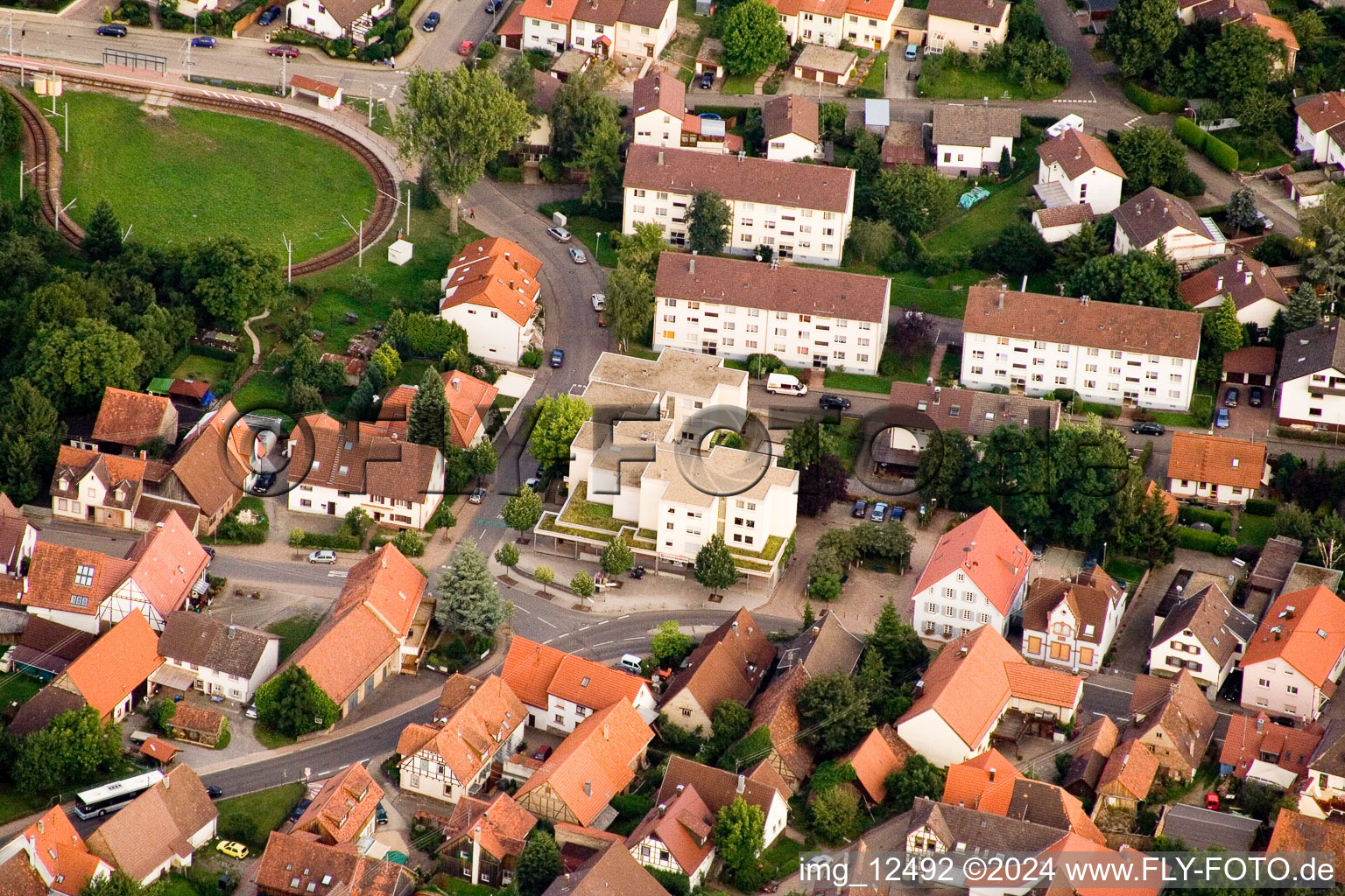 Photographie aérienne de Pharmacie de la Fontaine à le quartier Ittersbach in Karlsbad dans le département Bade-Wurtemberg, Allemagne