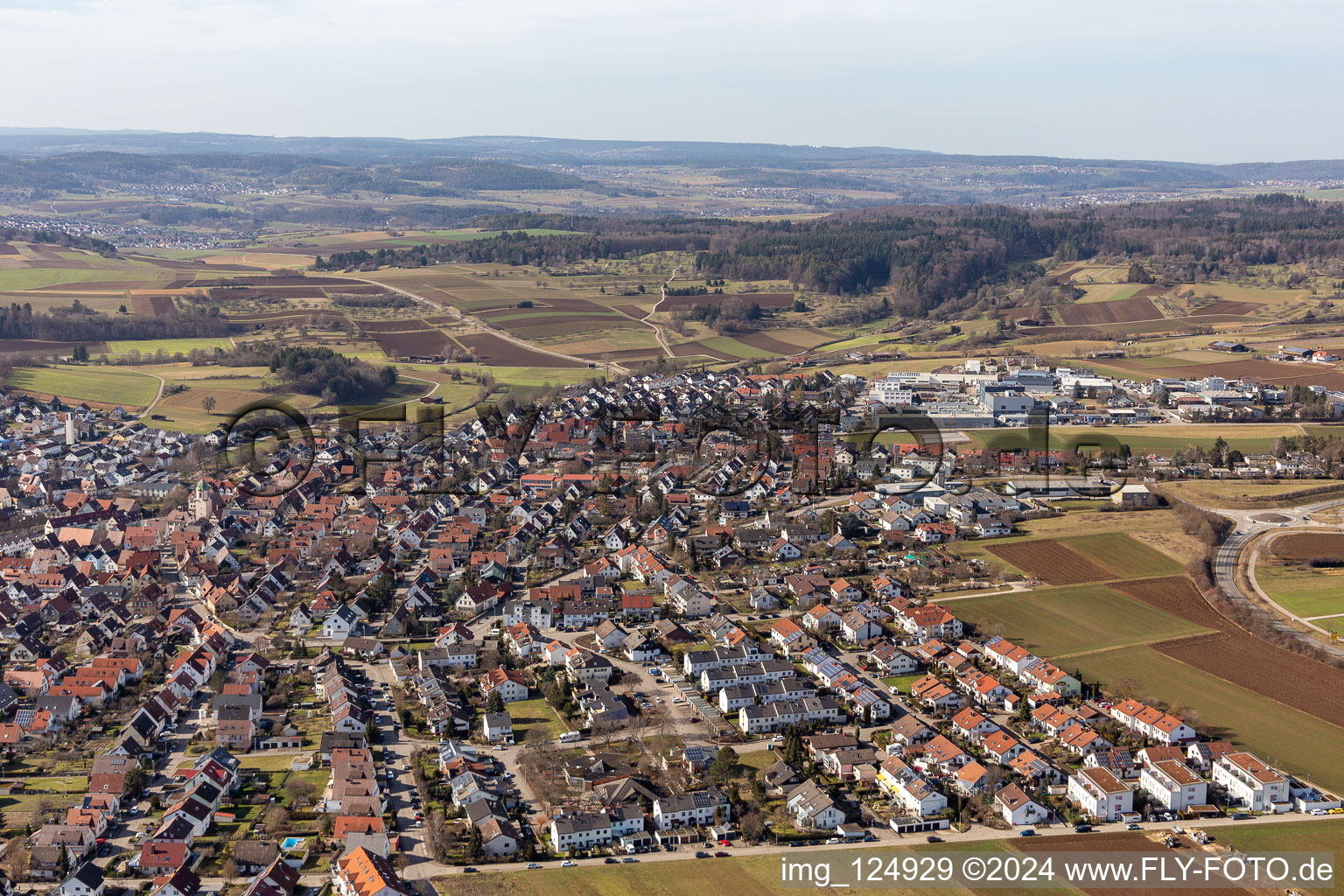 Renningen dans le département Bade-Wurtemberg, Allemagne depuis l'avion