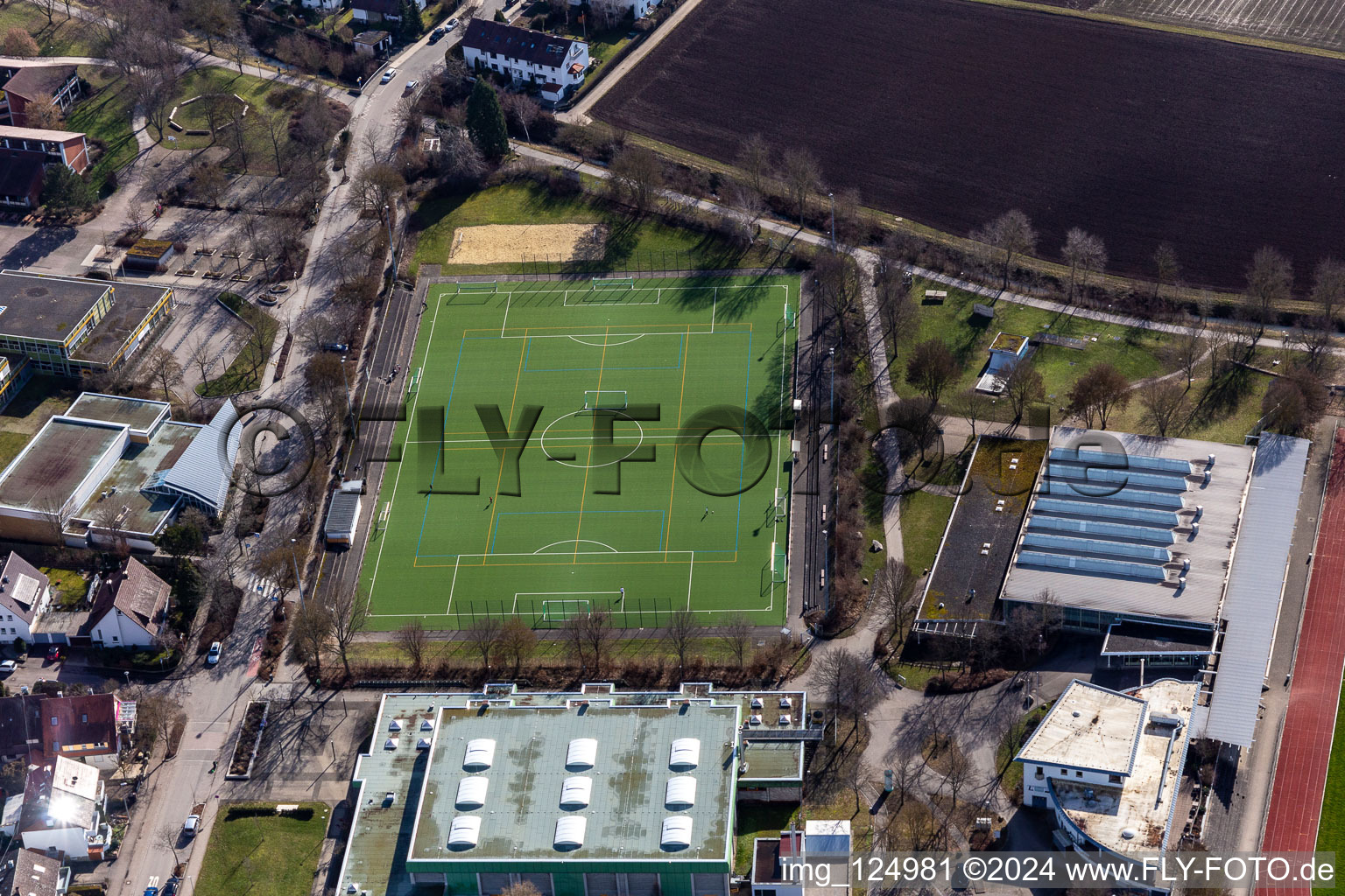 Vue aérienne de Parc sportif à Renningen dans le département Bade-Wurtemberg, Allemagne