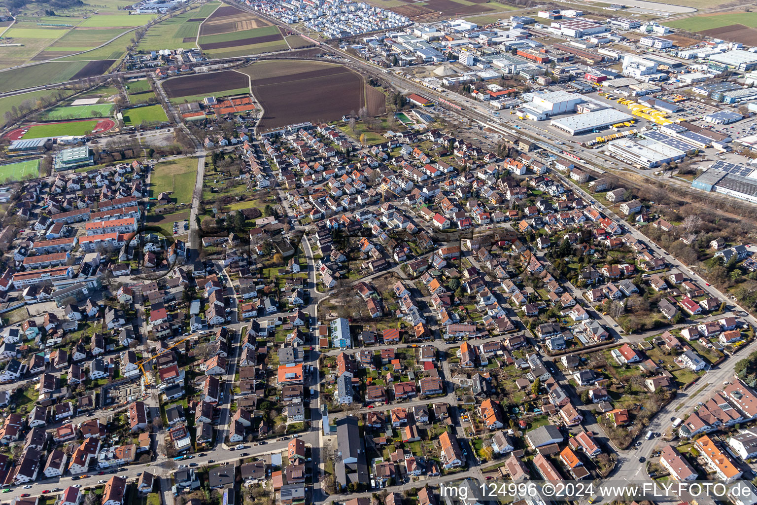 Renningen dans le département Bade-Wurtemberg, Allemagne depuis l'avion