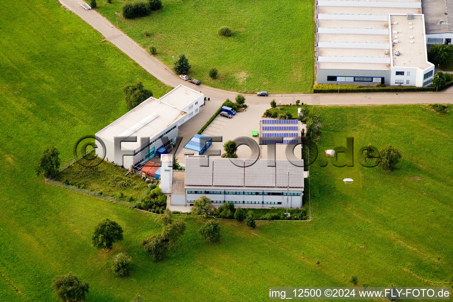 Ittersbach, zone industrielle à le quartier Im Stockmädle in Karlsbad dans le département Bade-Wurtemberg, Allemagne vue d'en haut