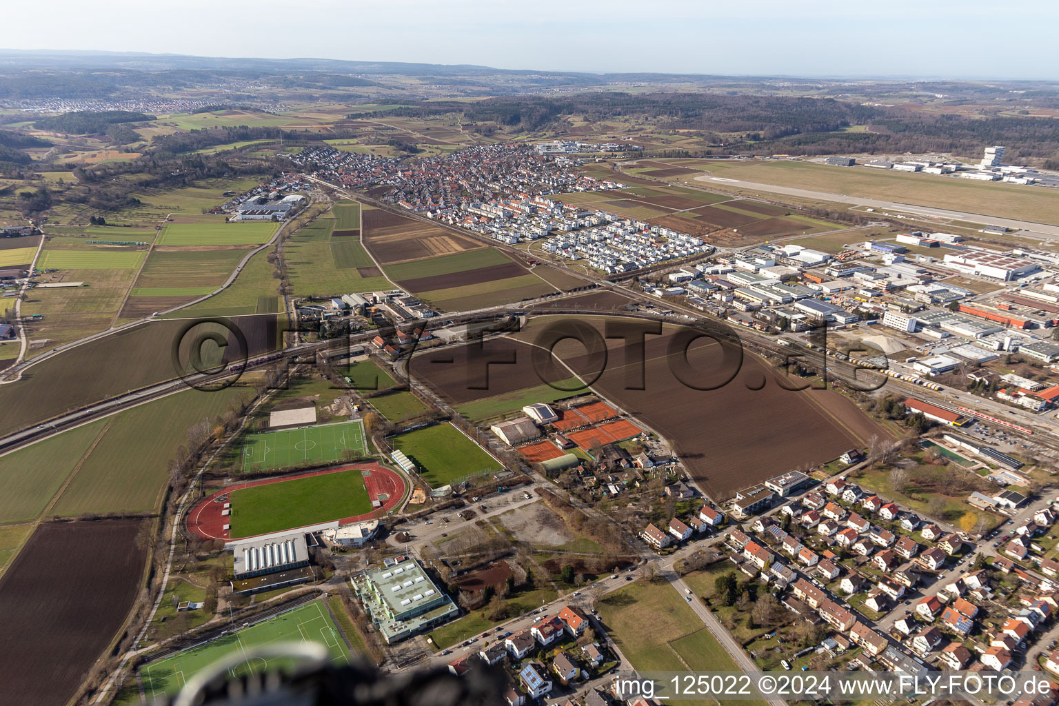 Renningen dans le département Bade-Wurtemberg, Allemagne depuis l'avion