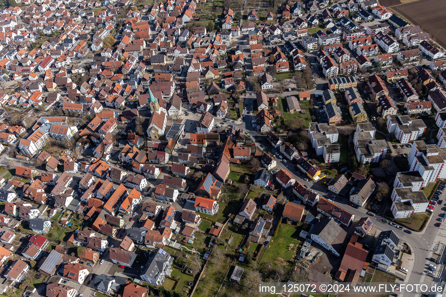 Renningen dans le département Bade-Wurtemberg, Allemagne depuis l'avion