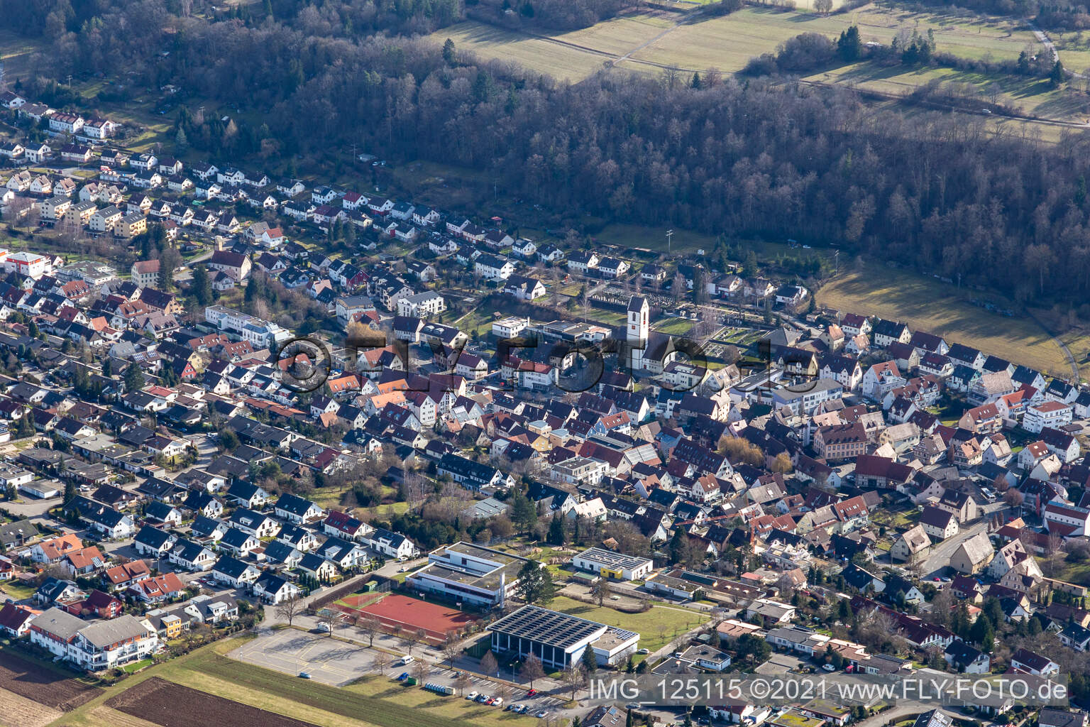 Aidlingen dans le département Bade-Wurtemberg, Allemagne vue du ciel