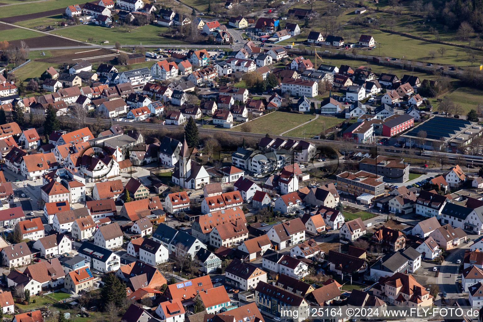 Vue aérienne de Église Pélage à Nufringen dans le département Bade-Wurtemberg, Allemagne