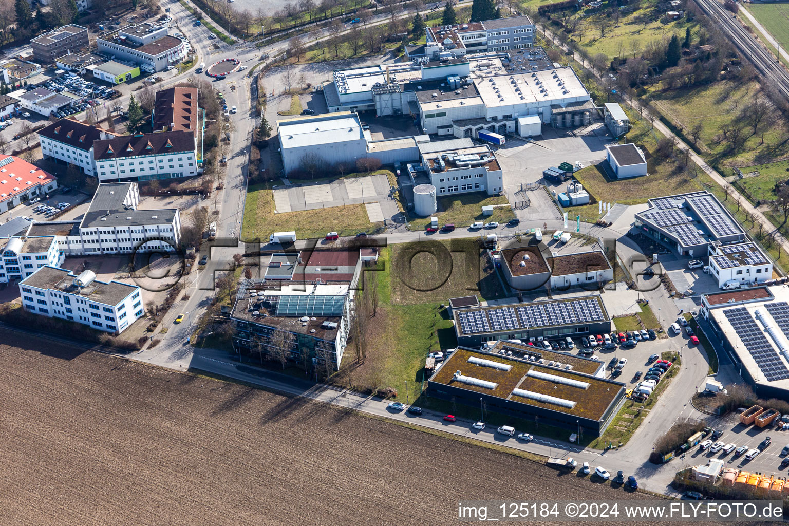 Vue aérienne de Entreprise d'ingénierie pour les services du bâtiment à Herrenberg dans le département Bade-Wurtemberg, Allemagne