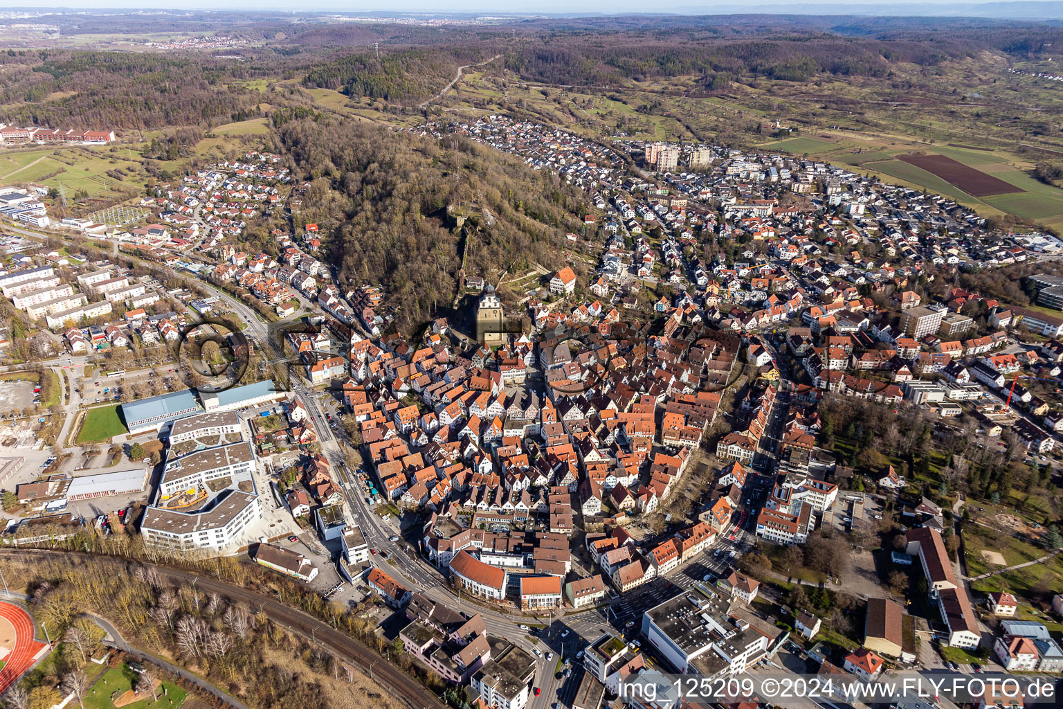 Vue aérienne de Vue d'ensemble de la ville depuis l'ouest à Herrenberg dans le département Bade-Wurtemberg, Allemagne