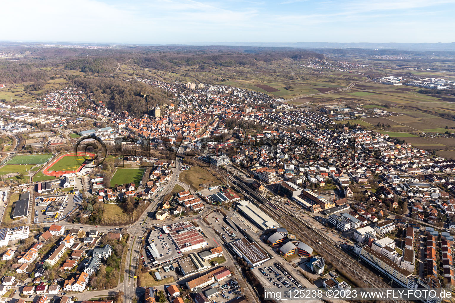 Vue aérienne de Vue d'ensemble de la ville depuis l'ouest à Herrenberg dans le département Bade-Wurtemberg, Allemagne
