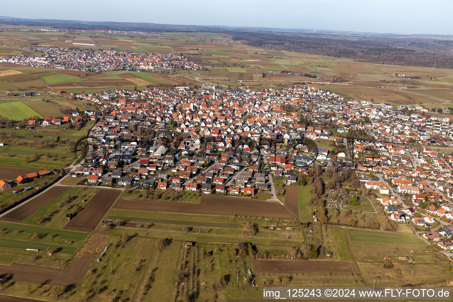 Vue aérienne de De l'ouest à le quartier Kuppingen in Herrenberg dans le département Bade-Wurtemberg, Allemagne