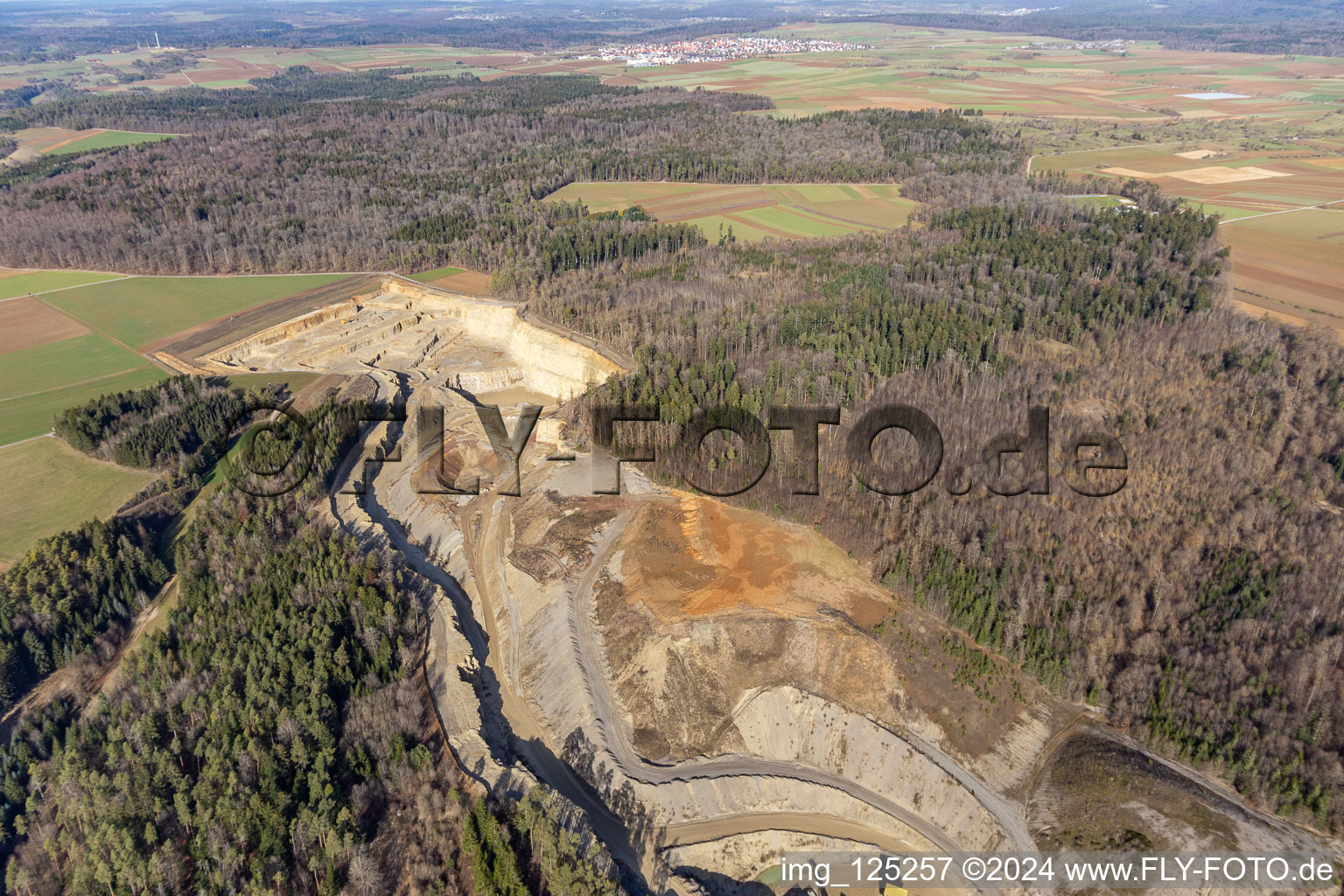 Carrière, gravière Georg Mast, dépotoir à le quartier Sulz am Eck in Wildberg dans le département Bade-Wurtemberg, Allemagne vue d'en haut