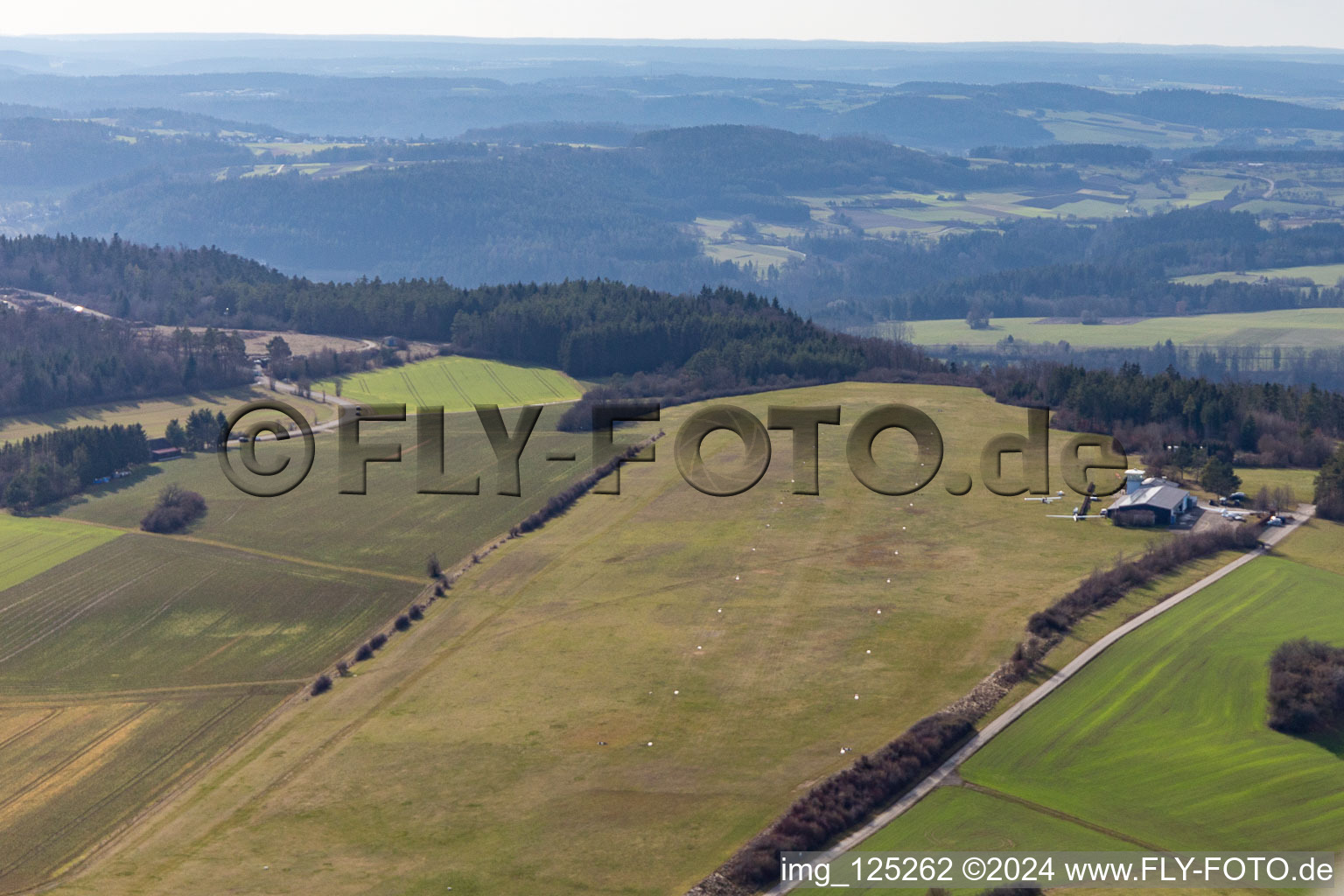 Vue aérienne de Aérodrome de Waechtersberg à Wildberg dans le département Bade-Wurtemberg, Allemagne