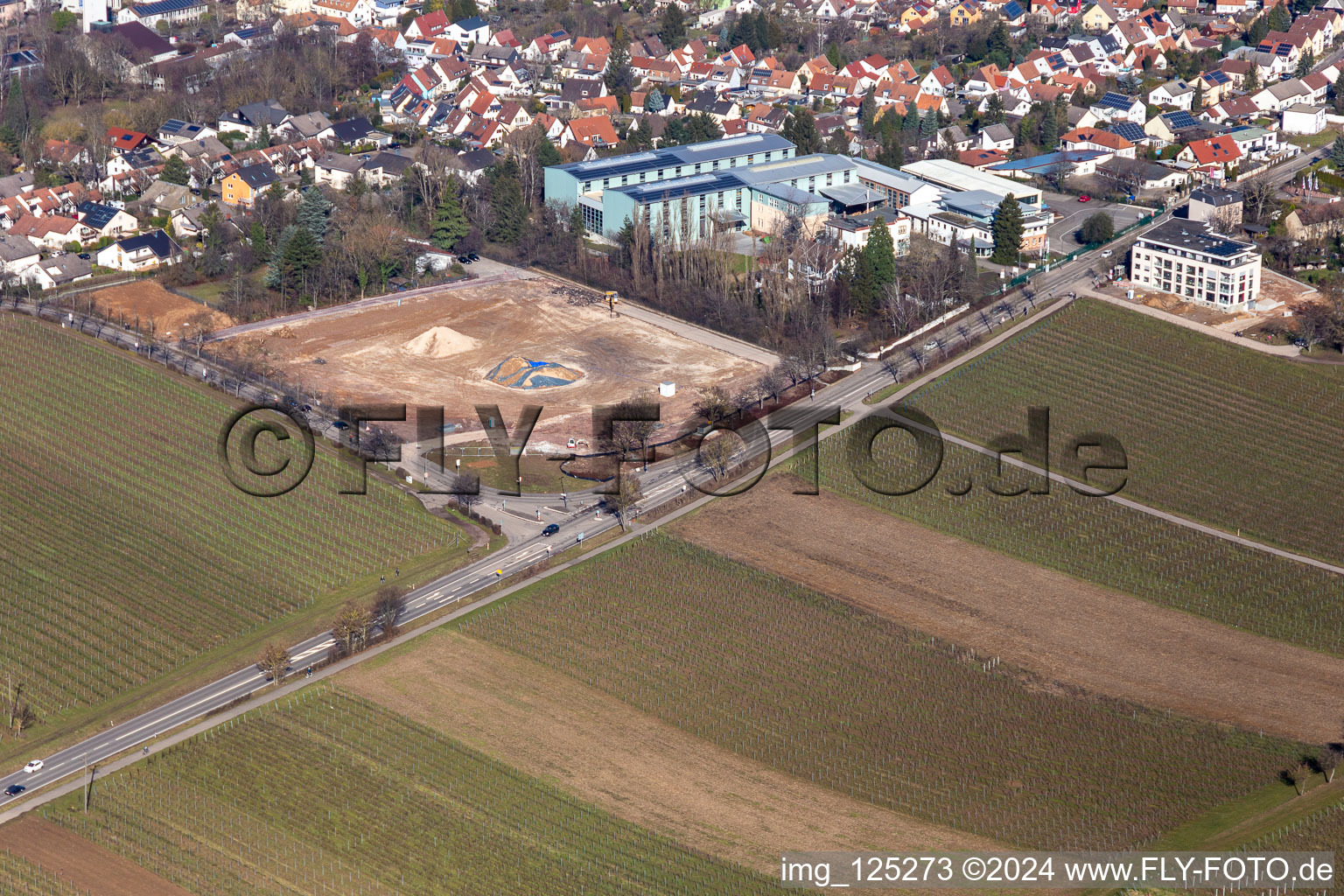 Vue aérienne de Construction mécanique Wickert et ancienne boulangerie Hofmeister sur Wollmesheimer Höhe à Landau in der Pfalz dans le département Rhénanie-Palatinat, Allemagne